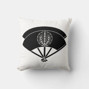 Coussin Feuilles de chêne étreignant sur des éventails sup