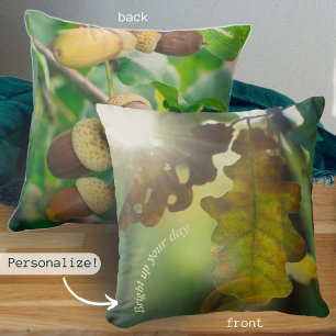 Coussin Feuilles en chêne baigné de soleil personnalisable