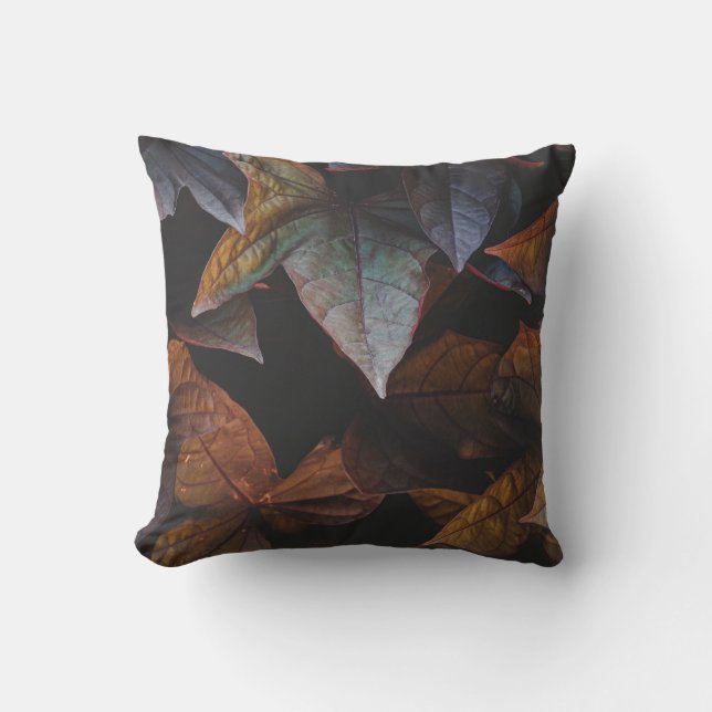 COUSSIN FEUILLES ROUGE ET VERT SUR ARRIÈRE - PLAN NOIR (Recto)