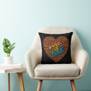 Coussin Fierté L'amour coloré est l'amour