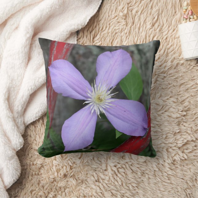 Coussin Fleur de clématite lavande unique  (Couverture)