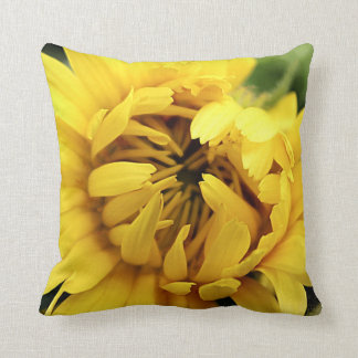 Coussin Fleur jaune 2