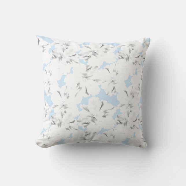 Coussin Fleurs blanches sur bleu clair. (Recto)