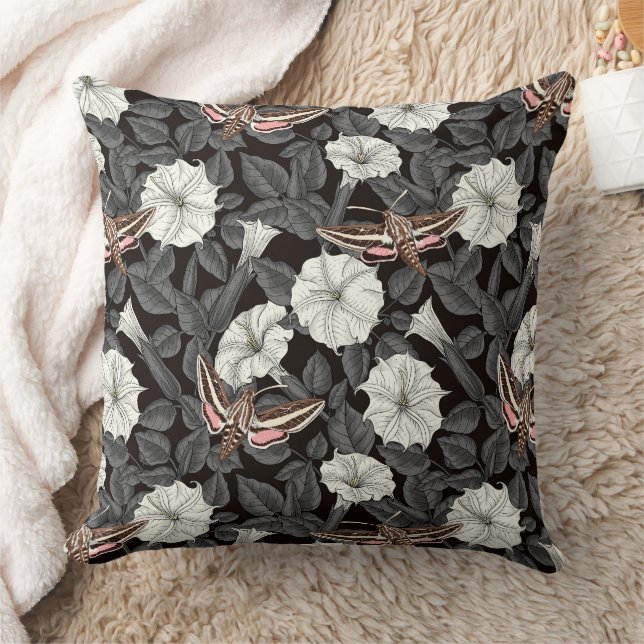 Coussin Fleurs de lune et sphinx Moths 2 (Couverture)