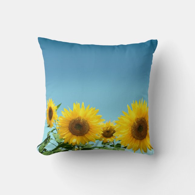Coussin Fleurs de soleil élégantes sur les tons bleu ciel (Recto)
