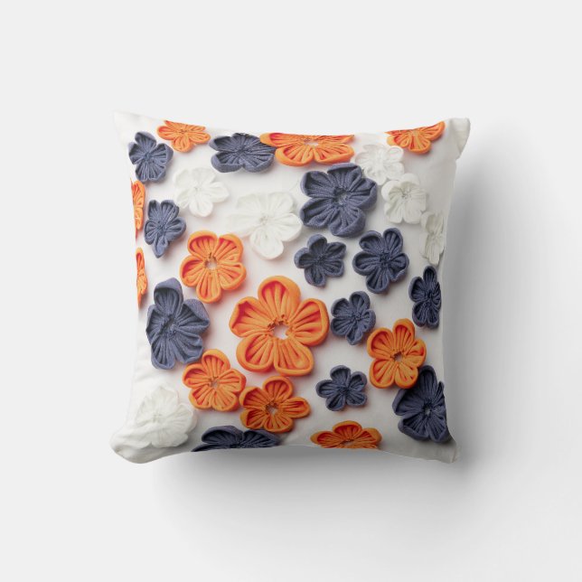 Coussin Fleurs en tissu cousu à la main printemps orange b (Recto)