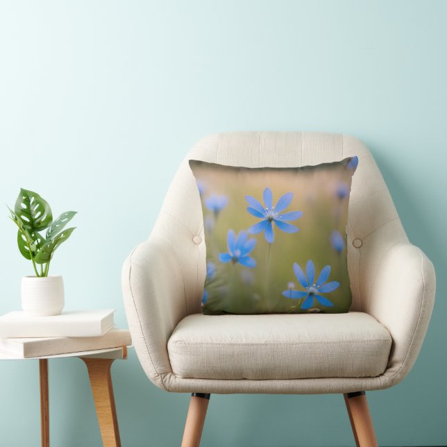 Coussin Fleurs sauvages bleus dans le pré (Chaise)