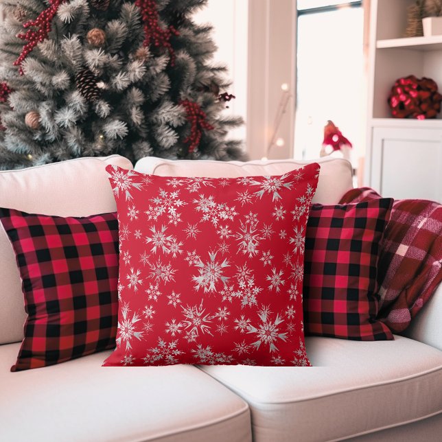 Coussin Flocon de neige élégant rouge, blanc et argent (Red, White and Silver Stylish Snowflake Throw Pillow)