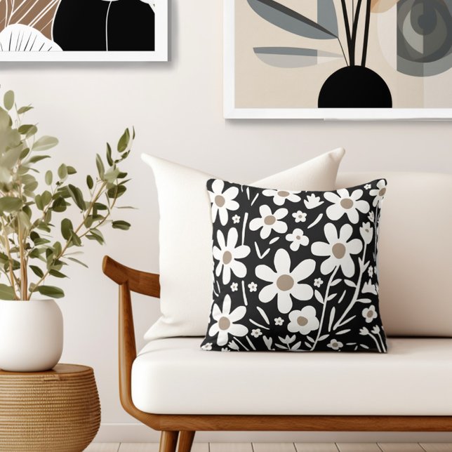 Coussin Floral noir blanc rétro (Style with the perfect blend of floral style & retro flair to your living space.)