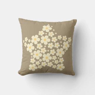 Coussin Floral Star Pillow – Beige Botanical Home Decor 