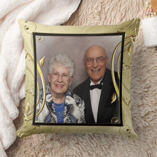 Coussin Flourish Gold 50e Anniversaire de Mariage Photo (Couverture)