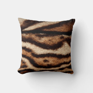 Coussin fourrure de léopard obscurci