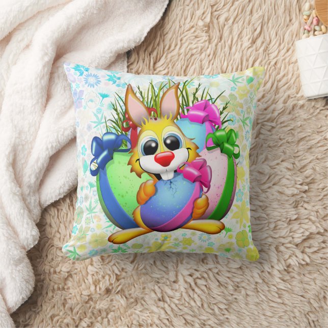 Coussin Funny Bunny biting an Easter Egg (Couverture)