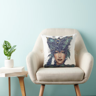 Coussin Gardien Mystique : Portrait Éthéré avec Détail Cos