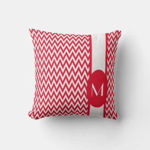 Coussin Géranium motif chevron élégant avec monogramme