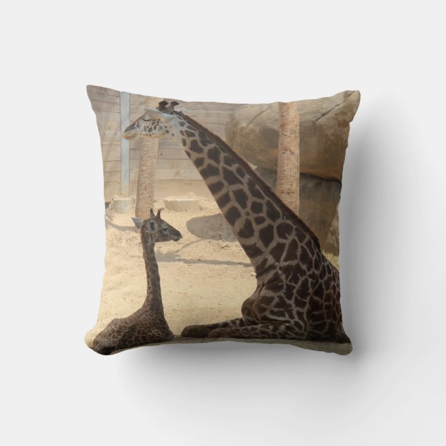 Coussin Girafe de maman et de bébé, carreau d'Earthtone (Recto)