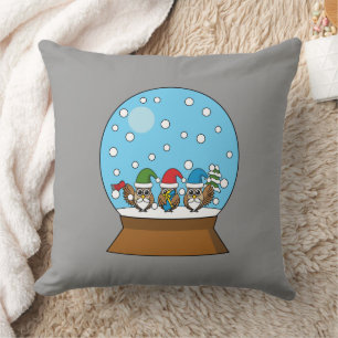 Coussin Globe des neiges avec trois Chouettes Gnomes