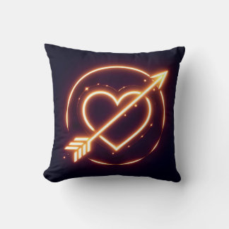 Coussin glowing image of a heart with cupid's arrow
