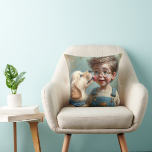 Coussin Golden Retriever Puppy Licking Boy