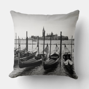 Coussin Gondolas à Venise en noir et blanc