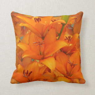 Coussin Gouttes de pluie oranges de photo de jardin de lis