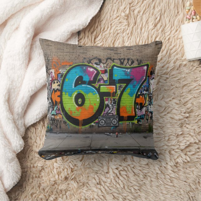 Coussin Graffiti 67 Viral Trend/Bold Pop Art Street Style (Couverture)