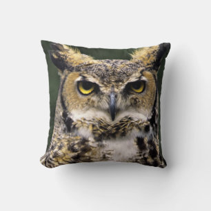 Coussin Grand-duc d'Amérique (Bubo virginianus), corps ent