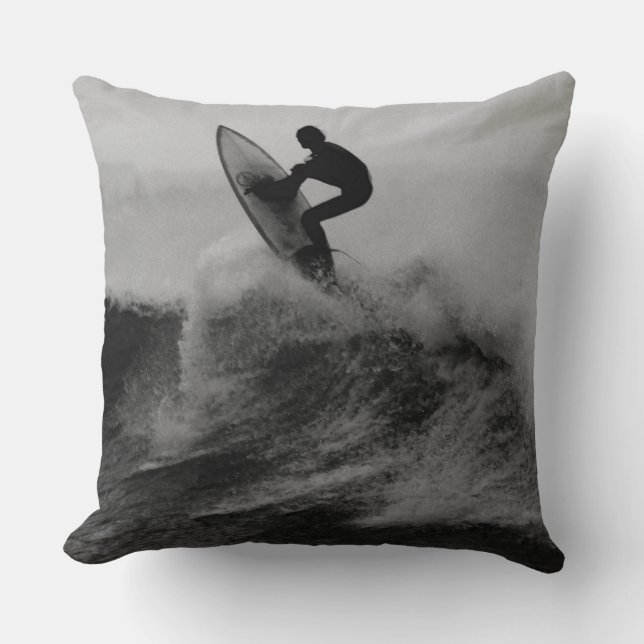 Coussin Grande vague de surfer noire et blanche (Recto)