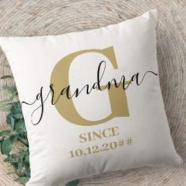 Coussin Grandma Monogramme Élégant Script subtil Ochre