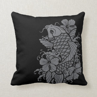Coussin Gris de poissons de Koi sur le noir