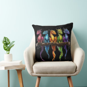 Coussin Groupe Arc-en-ciel de bébés dragons sur fond noir