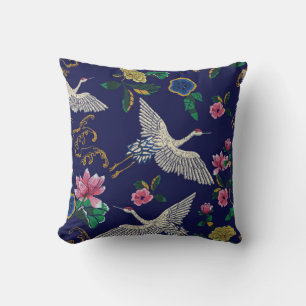 Coussin Grues japonaises, vagues et fleurs. Broderie