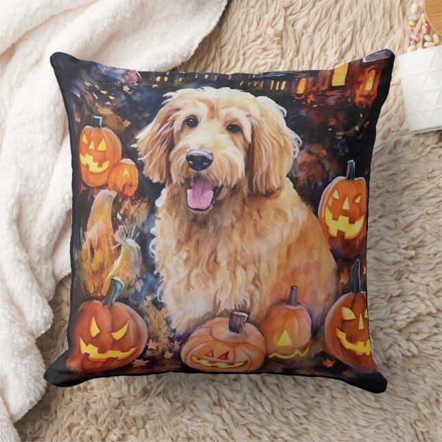Coussin Halloween Goldendoodle avec la peur Citrouille (Couverture)