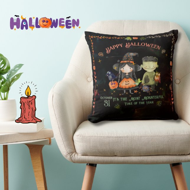 Coussin Halloween Monster et une sorcière (Halloween Monster and a Witch Throw Pillow)