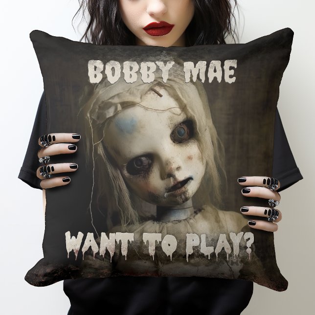 Coussin Haunted Doll 80s Horror Movie Démon Possédé (Get creeped out with a haunted doll cushion. Love 80s Possessed Doll Horror Movies? This is the one.)