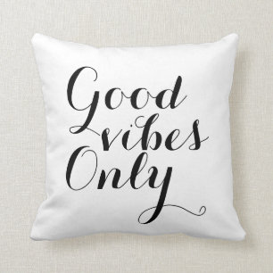 Coussin Heureux de motivation inspiré de Good Vibes
