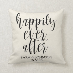Coussin heureux jamais après cadeau mariage pour couple