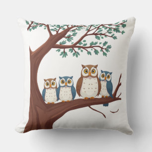 Coussin Hiboux sages sur une branche boisée