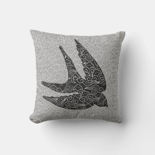 Coussin Hirondelle japonaise en vol, charbon de bois et gr