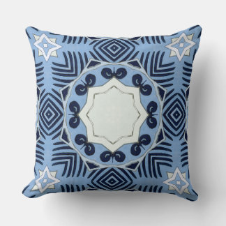 Coussin Home & Living > Home Décor > Pillows & Poufs > Thr