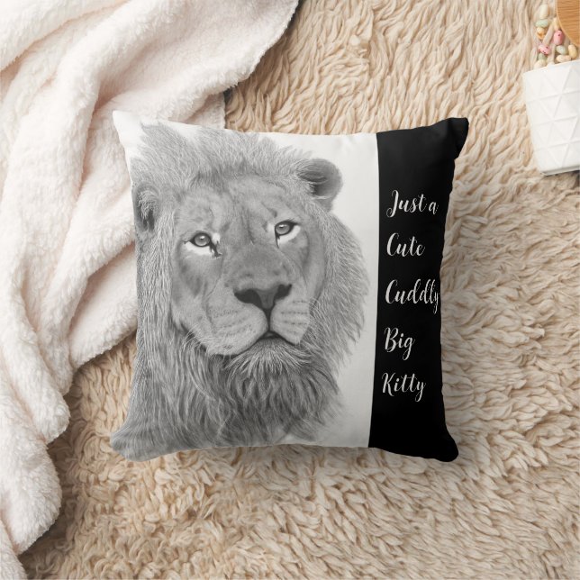 Coussin Homme Lion Africain Juste un mignon Cudly Big Kitt (Couverture)