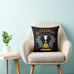 Coussin HUFFLEPUFF™ Badger and Cup House Pride Graphisme