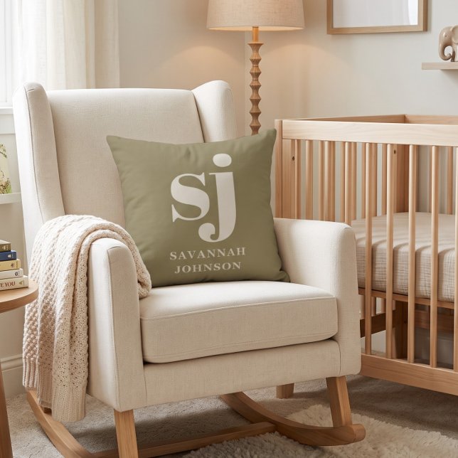 Coussin Initiales monogramme vert olive et crème  (Créateur téléchargé)
