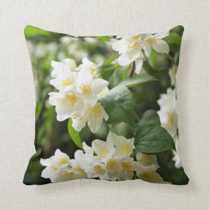 Coussin Jasmin dans le jardin