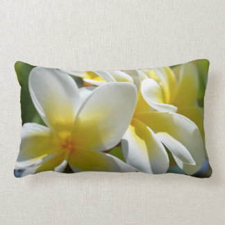 Coussin jaune de Frangipani