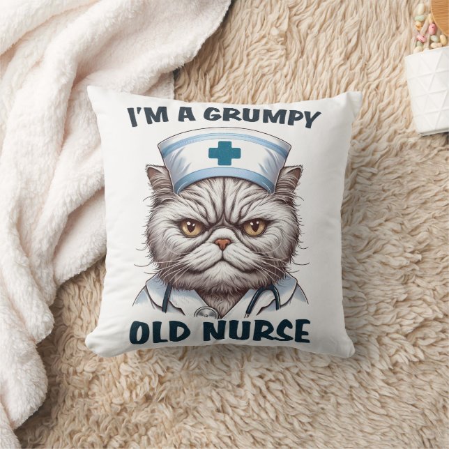 Coussin Je suis une vieille infirmière grincheuse (Couverture)