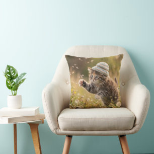 Coussin Joli Chatons Portant un Chapeau Jouant avec des Pi
