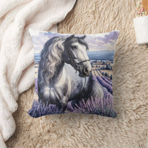 Coussin Joli cheval gris debout dans la lavande