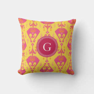 Coussin Joli motif tribal ikat rose jaune à monogramme