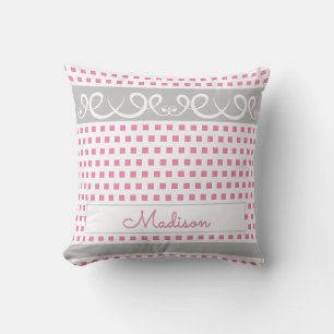 Coussin Joli Nom Féminin Rose & Gris Tourbillons & Carrés